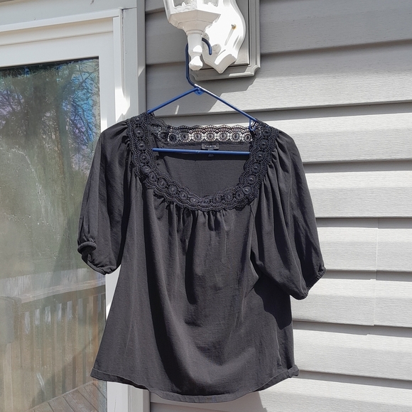 Elegant Black Lace Trim Women's Top - Picture 1 of 5